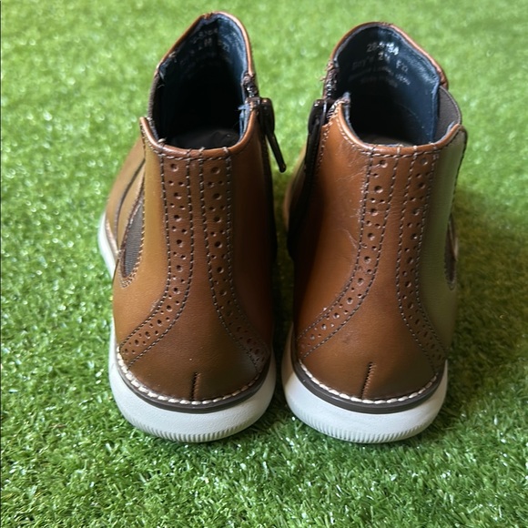 Johnston & Murphy Kids  Brown Leather Chelsea Boots